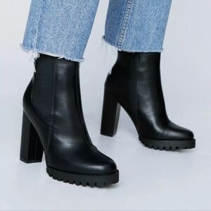 Black Chunky Heeled Chelsea Boots NASTY GAL sz 9